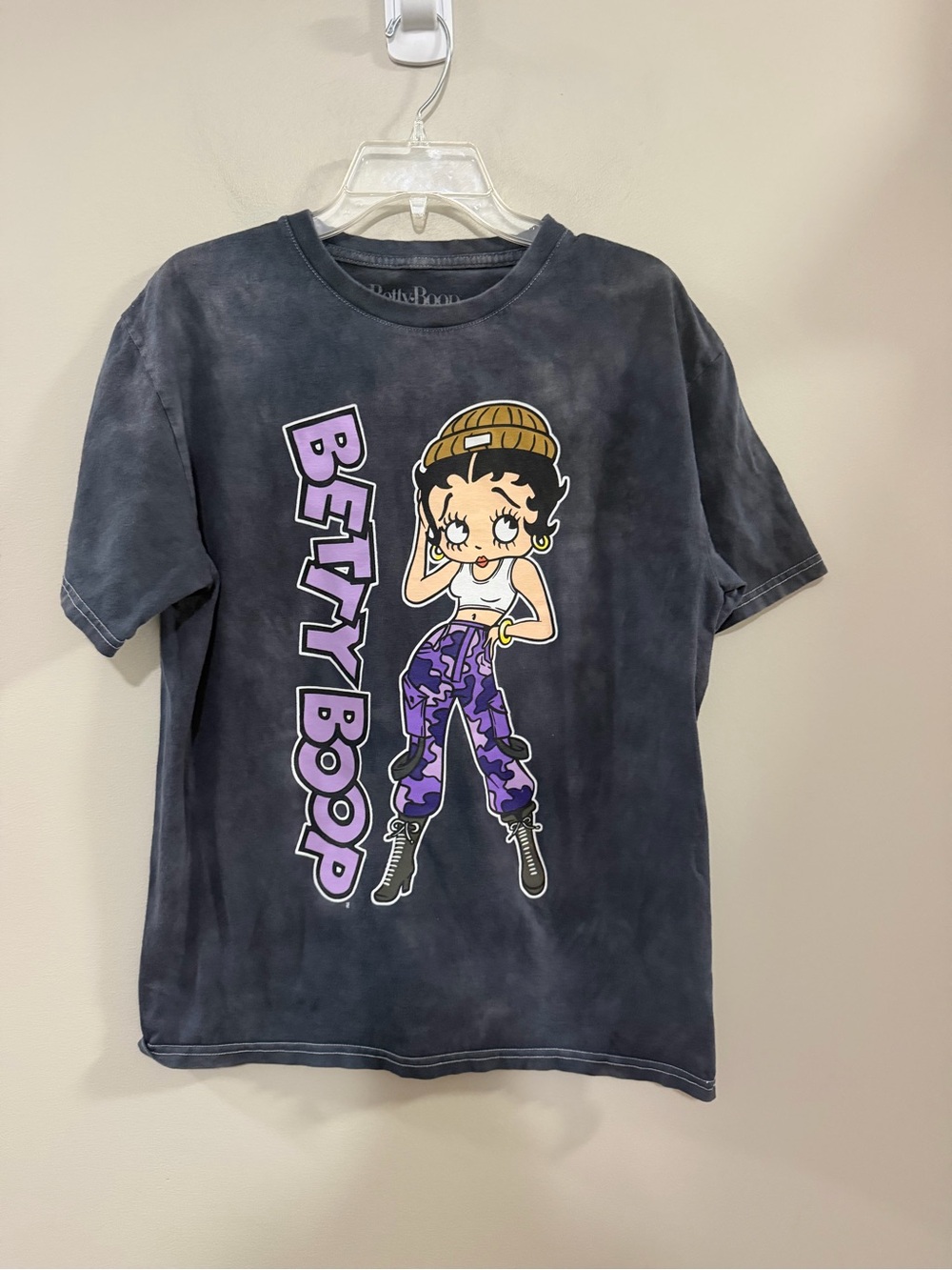 Unisex Betty Boop Purple Camo Charcoal Short Sleeve Tee. Size L